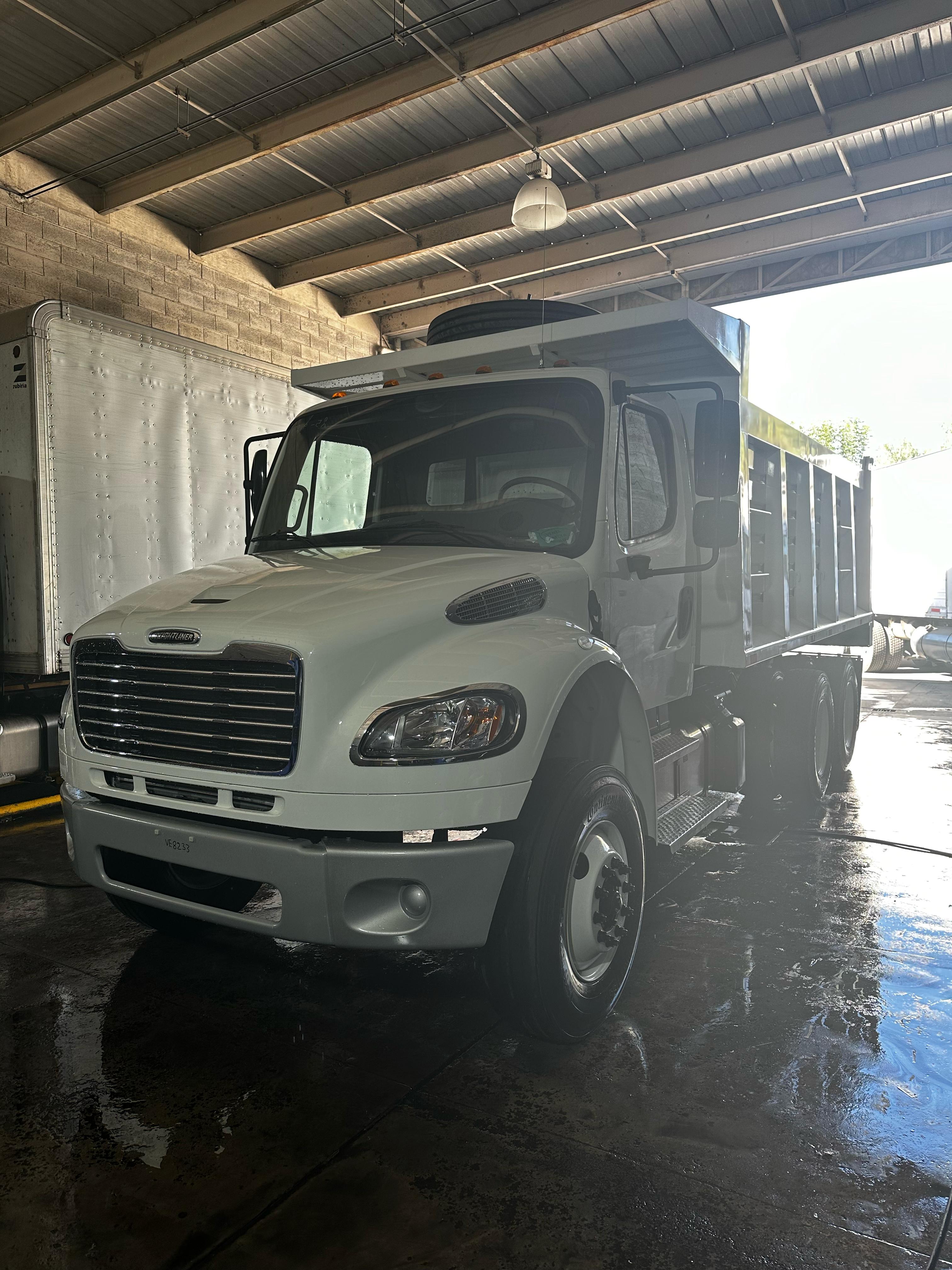 Imagen 3 de M2 54K 6X4 2025